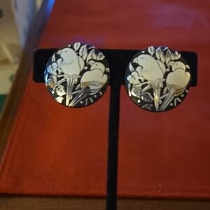 CLOSET CLEAN OUT!!!   Vintage Clip-on Black and Silver Earrings